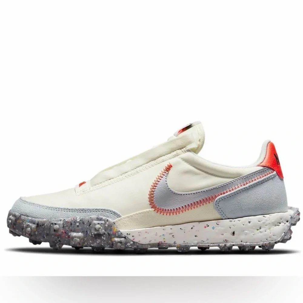Nike Woman's Waffle Racer Crater Sneaker in Coconut Milk Size‎ 7